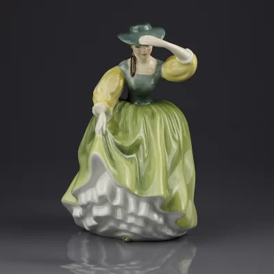 Винтажная английская фарфоровая статуэтка Девушка в зелёном платье Royal Doulton 2309 Buttercup
