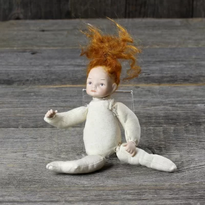 Винтажная кукла с лондонского блошиного рынка Фарфоровые ладошки и голова с рыжими волосами,