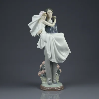 Винтажная фарфоровая статуэтка Свадьба Жених с невестой на руках Lladro 5282 Over the Threshold