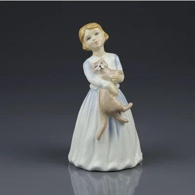 Винтажная английская фарфоровая статуэтка Девочка с кошкой Royal Doulton HN3122 My First Pet