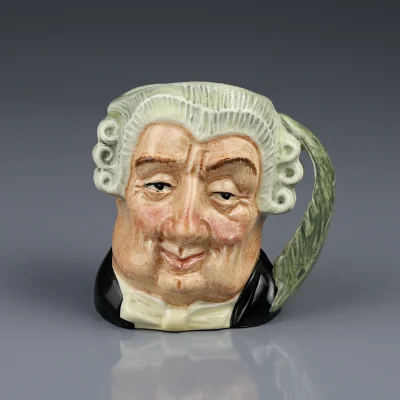 Винтажный английский кувшинчик Юрист Адвокат Royal Doulton D6524 Lawyer Character Jug