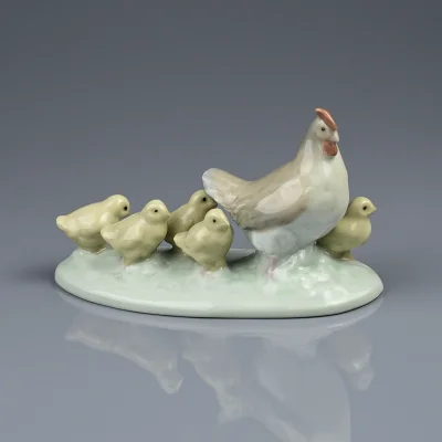 Винтажная фарфоровая статуэтка Курица с цыплятами Испания NAO by Lladró Hen with Chicks
