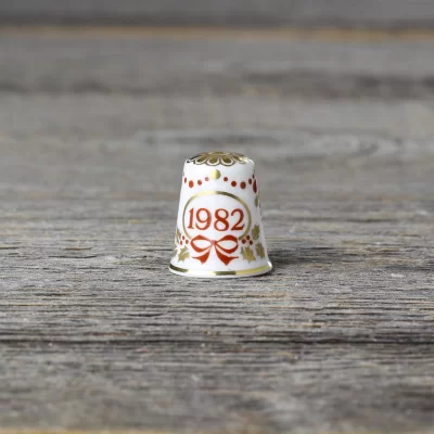 Винтажный новогодний английский напёрсток Spode 1982