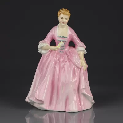 Винтажная фарфоровая статуэтка Дама с веером Англия Royal Doulton 2209 Hostess of Williamsburg