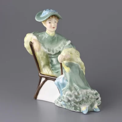 Винтажная фарфоровая статуэтка Дама Женщина Англия Royal Doulton 2356 Ascot