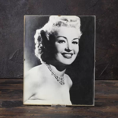 Винтажная фотография под стеклом известной американской актрисы Betty Grable Бетти Грейбл