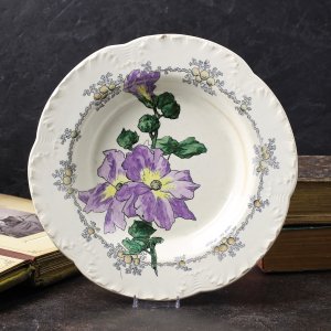 Антикварная глубокая тарелка с ручной росписью Цветение