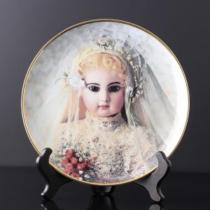Винтажная декоративная тарелка Franklin Mint Музей кукол в Ханау "Portrait of Brigitte" Кукла Бриджит