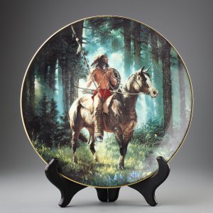 Тарелка винтажная декоративная настенная Фарфор Индеец на лошади Hamilton Collection Mystic Warriors Sun Seeker