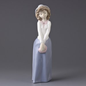 Винтажная фарфоровая статуэтка Испания Lladro NAO Too Cute Милашка Девушка с сумочкой