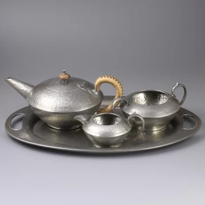 Винтажный английский чайный сет Best English Pewter Hand Hammered Чайник, сахарница, кувшин, поднос