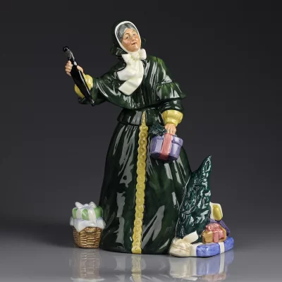 Винтажная фарфоровая статуэтка Рождество Подарки Англия Royal Doulton 2851 Christmas Parcels