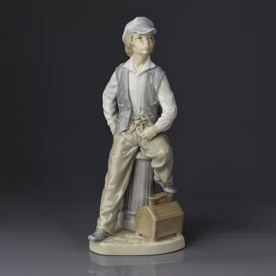 Винтажная фарфоровая статуэтка Мальчик Чистильщик обуви Lladro NAO Boot-Black Shoeshine Boy