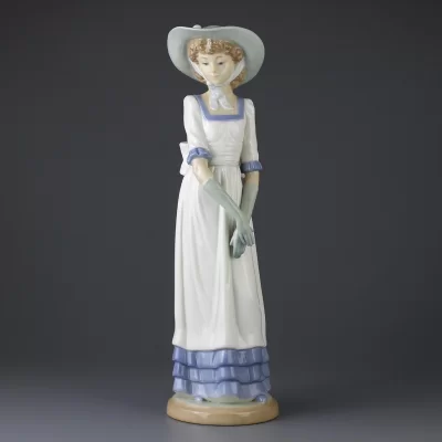 Винтажная фарфоровая статуэтка Девушка в шляпе Lladro NAO Louise