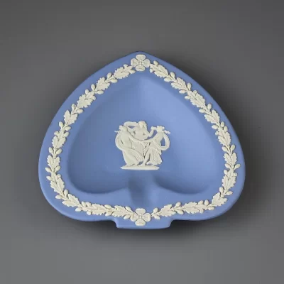 Винтажная пепельница Wedgwood Blue Jasperware Spade Пика Карточные масти