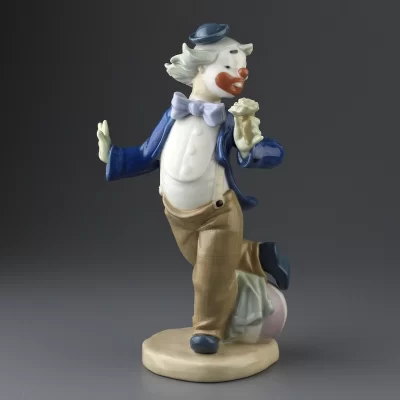 Винтажная фарфоровая статуэтка Испания Lladro NAO Flower for my Lady Клоун с цветком