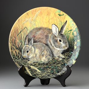 Тарелка винтажная декоративная настенная Фарфор Англия Кролики на кукурузном поле Royal Doulton First Steps Together Cornfield Rabbits