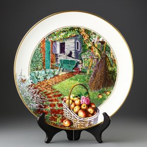 Винтажная декоративная тарелка Franklin Porcelain "September" Сад в сентябре