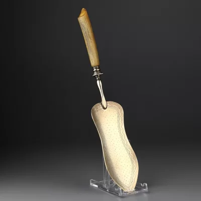 Антикварная французская лопатка с рукоятью из рога