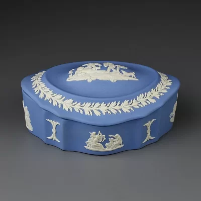 Винтажная английская шкатулка Веджвуд Wedgwood из голубого бисквитного фарфора