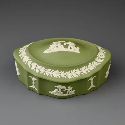 Винтажная английская шкатулка Веджвуд Wedgwood из зелёного бисквитного фарфора