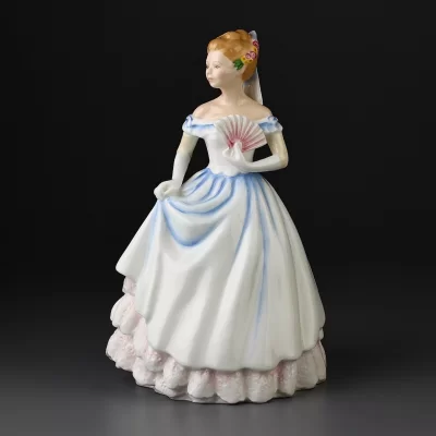Винтажная фарфоровая статуэтка Дама с веером Англия Royal Doulton 3646 Claire