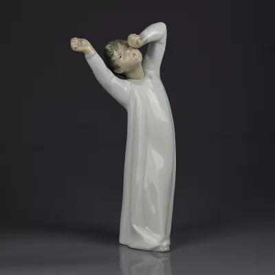 Винтажная фарфоровая статуэтка Мальчик зевает Пробуждение Lladro 4870 Boy Awaking