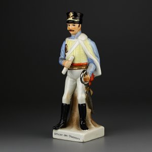 Винтажная статуэтка "Officier des Chasseurs"