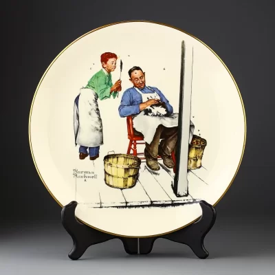 Тарелка винтажная декоративная настенная Фарфор Мальчик с мухобойкой Gorham Norman Rockwell Helping Hand