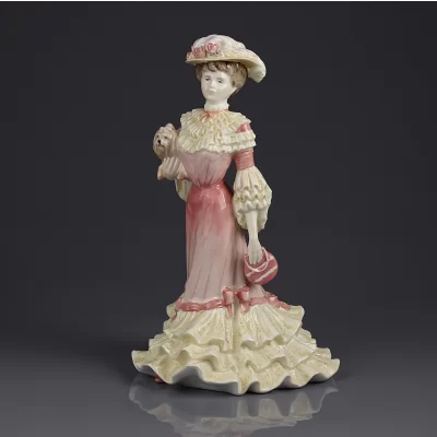 Винтажная фарфоровая статуэтка Дама с собачкой Англия Coalport Golden Age Georgina