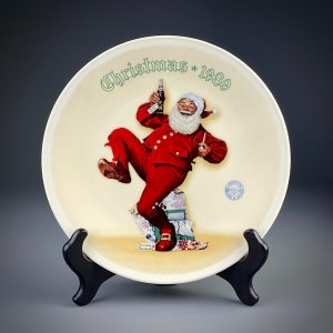 Винтажная декоративная рождественская тарелка Knowles "Christmas 1989 Jolly Old St. Nick" Весёлый старина Санта-Клаус