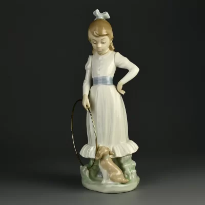 Винтажная фарфоровая статуэтка Девочка с обручем и собакой Lladro NAO My Dog Does Tricks