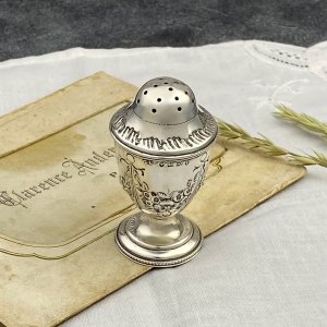 Антикварная серебряная солонка 19-го века George Unite & Sons