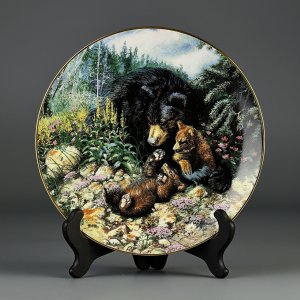 Тарелка винтажная декоративная настенная Фарфор Медведи Danbury Mint Woodland Creatures Bear Hug