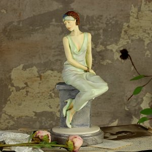 Винтажная статуэтка Англия Royal Doulton Classique Eve Ева