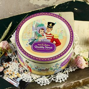 Винтажная английская коробка от конфет Mackintosh’s Quality Street Chocolates & Toffees Шоколад и ириски
