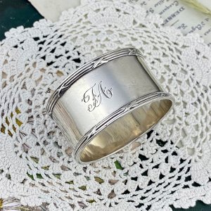 Антикварное серебряное кольцо для салфеток Англия Walker & Hall 1916 год