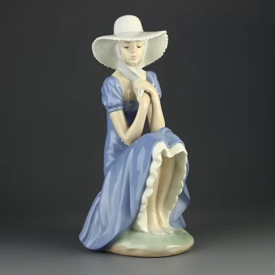 Винтажная фарфоровая статуэтка Девушка в шляпке Lladro NAO Girl With Straw Hat