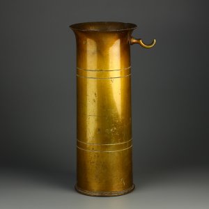 Английская антикварная ваза из гильзы от снаряда времён Второй мировой войны 1941