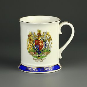 Винтажная английская фарфоровая кружка Золотой юбилей Елизавета II Golden Jubilee Queen Elizabeth 1952-2002 Ringtons
