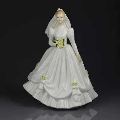 Винтажная английская фарфоровая статуэтка Невеста Royal Doulton 3284 Bride