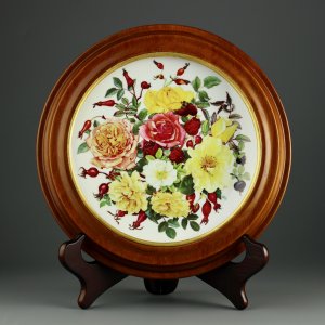 Тарелка винтажная декоративная настенная в деревянной раме Фарфор Розы Цветы Franklin Mint Golden Aura