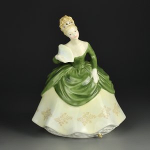 Винтажная фарфоровая статуэтка Дама с веером Англия Royal Doulton 2312 Soiree