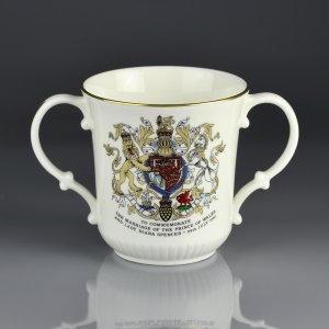 Винтажная фарфоровая кружка с двумя ручками Англия Royal Doulton Свадьба принца Чарльза и принцессы Дианы Love mug