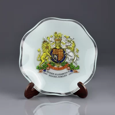 Винтажная тарелка Англия Серебряный юбилей Елизавета II Queen Elizabeth II 1952 Silver Jubilee 1977 Dieu et Mon Droit