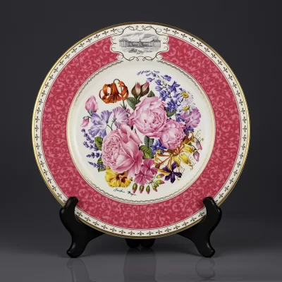 Декоративная винтажная фарфоровая тарелка с цветами Royal Doulton Prince of Wales Chelsea Bouquet Chelsea Flower Show 1998